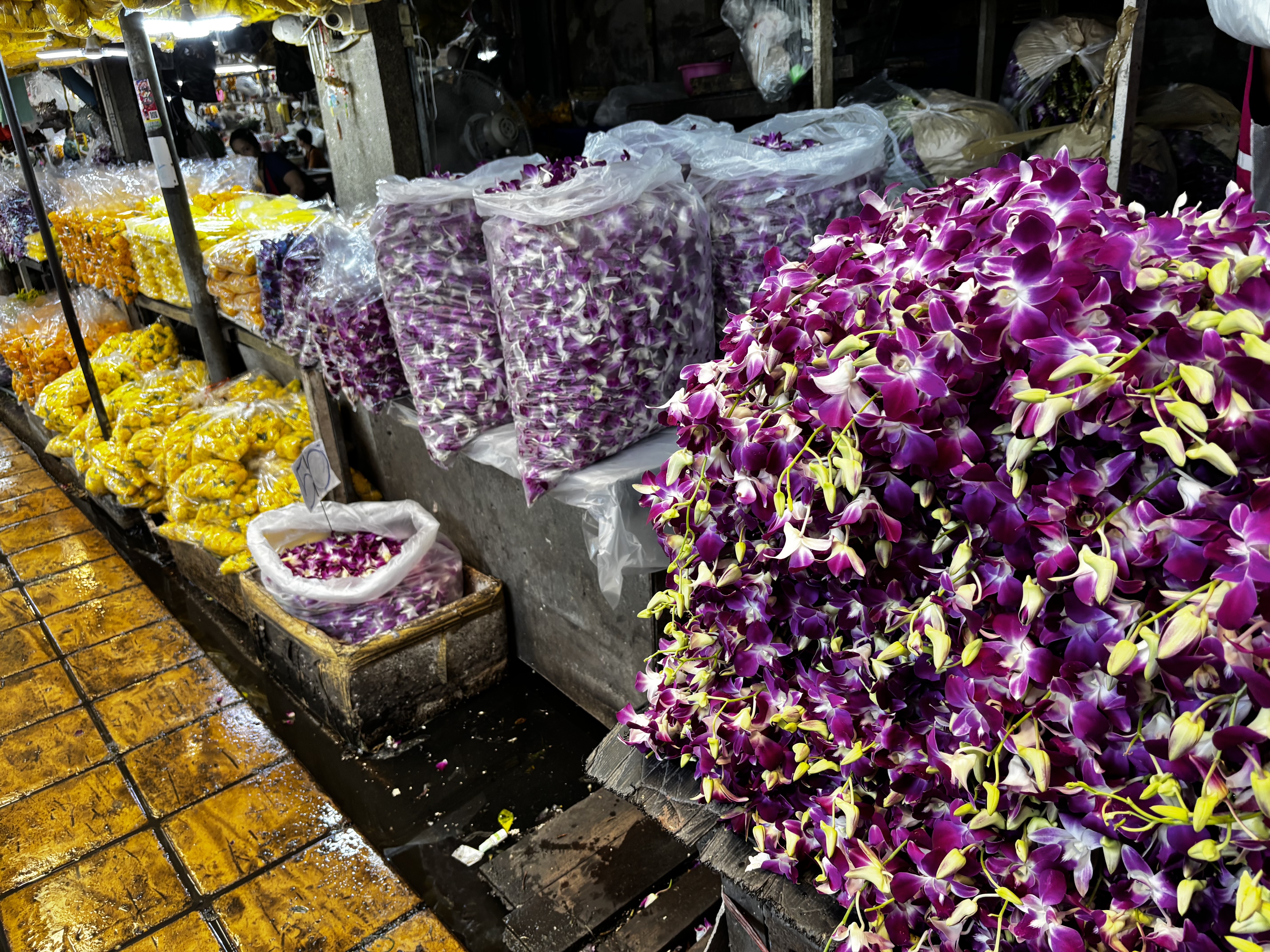 Pak Khlong flower market, Bangkok, Thailand.