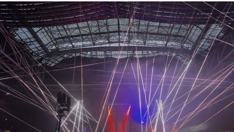 Going to a Harry Styles concert with my adult daughter: practical tips, crowd survival and unexpected feelings