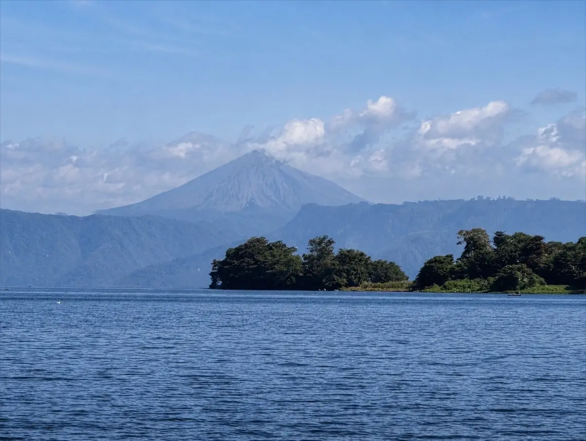 Cycling tour and Batak culture on Samosir Island, Lake Toba